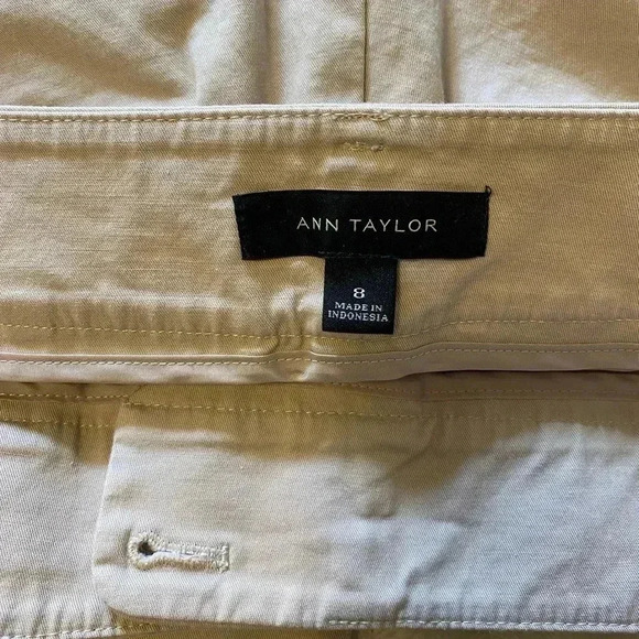 Ann Taylor |‎ Kate Boardwalk Short in Tan - Picture 3 of 11